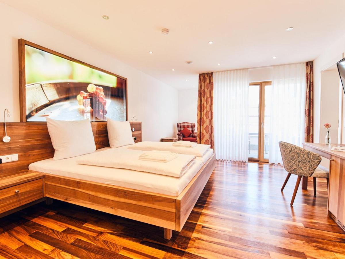 Hotel Hornstein - Weingut, Vinothek & Gastronomie Nonnenhorn Dış mekan fotoğraf