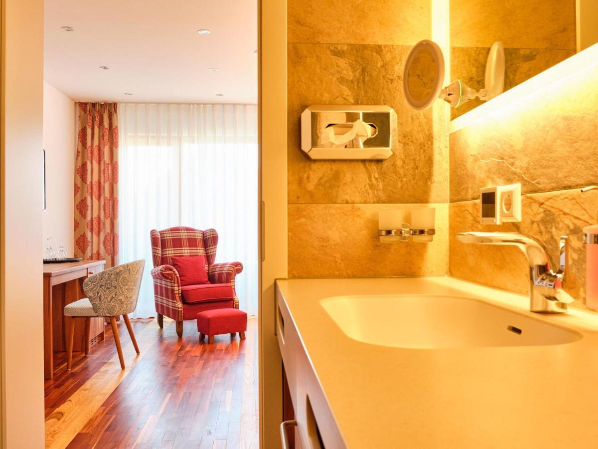 Hotel Hornstein - Weingut, Vinothek & Gastronomie Nonnenhorn Dış mekan fotoğraf